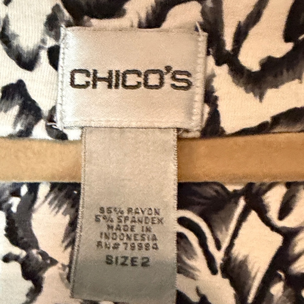 Chico's Black and Gray Animal Print Women's Top - Picture 2 of 7